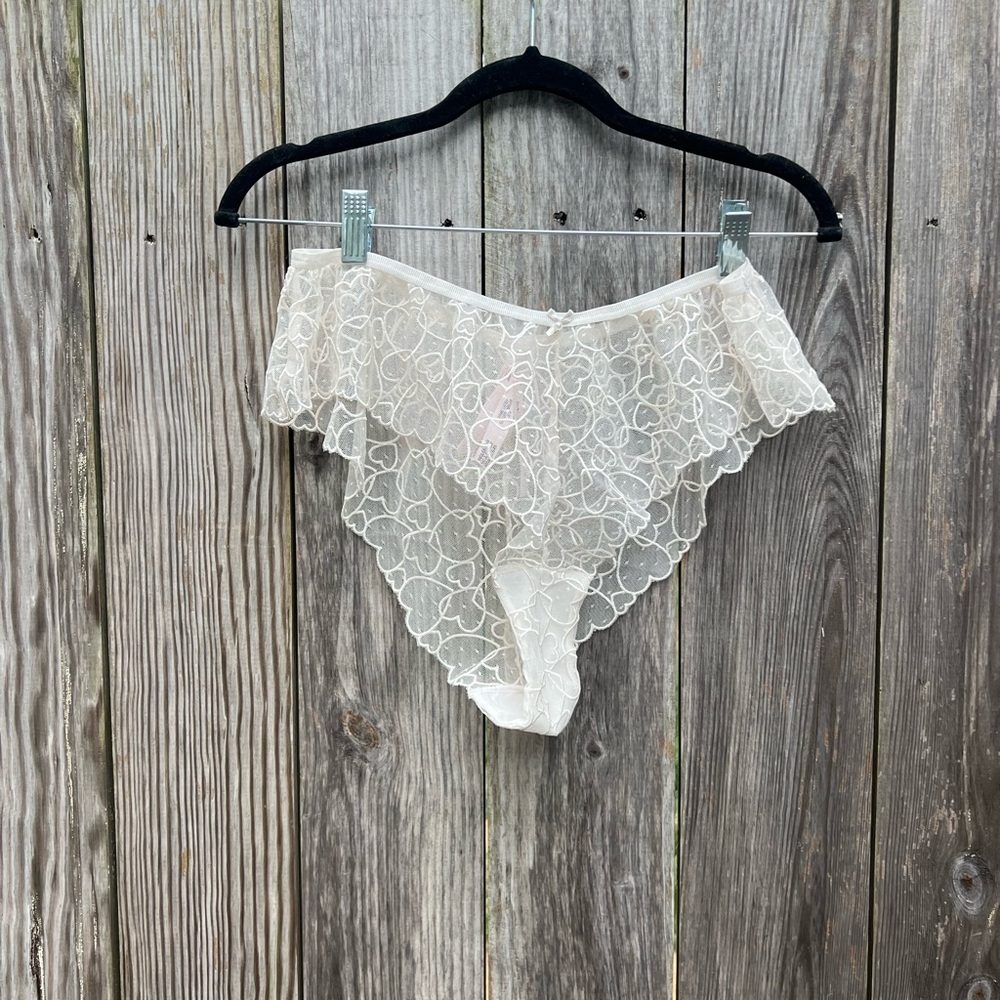 VICTORIA’S SECRET Tease Heart Cheeky Underwear Women’s Large NWT NEW